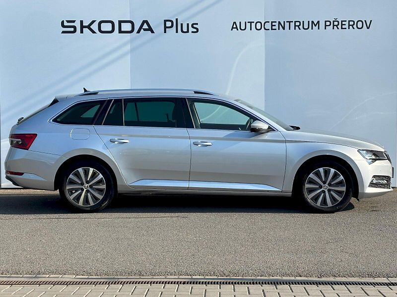 Škoda Superb (2023) 2.0 TDI 110kW DSG Style Plus M - fotka 30 z 35