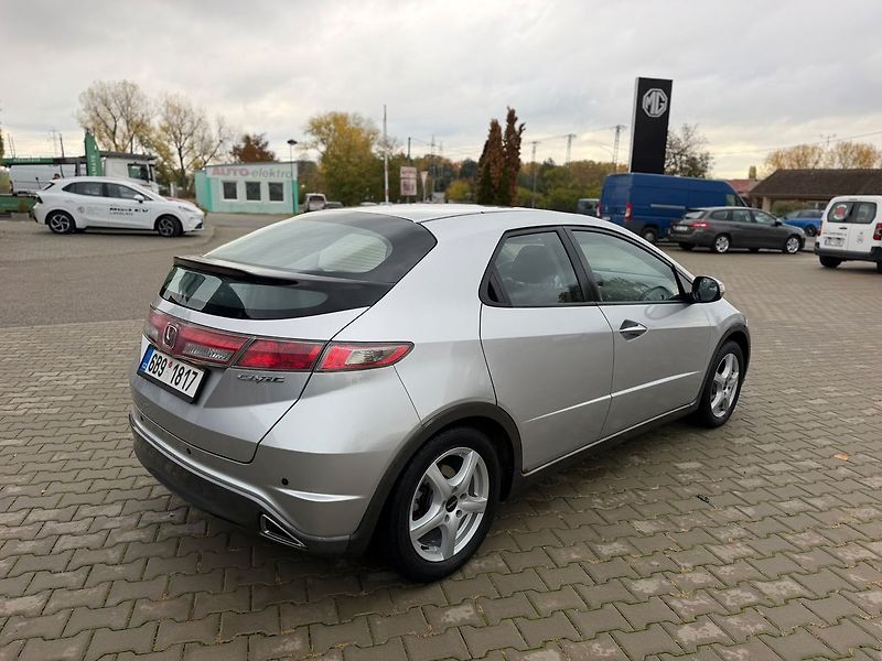 Honda Civic 1.4i Comfort 100 MAN6 - fotka 4 z 26