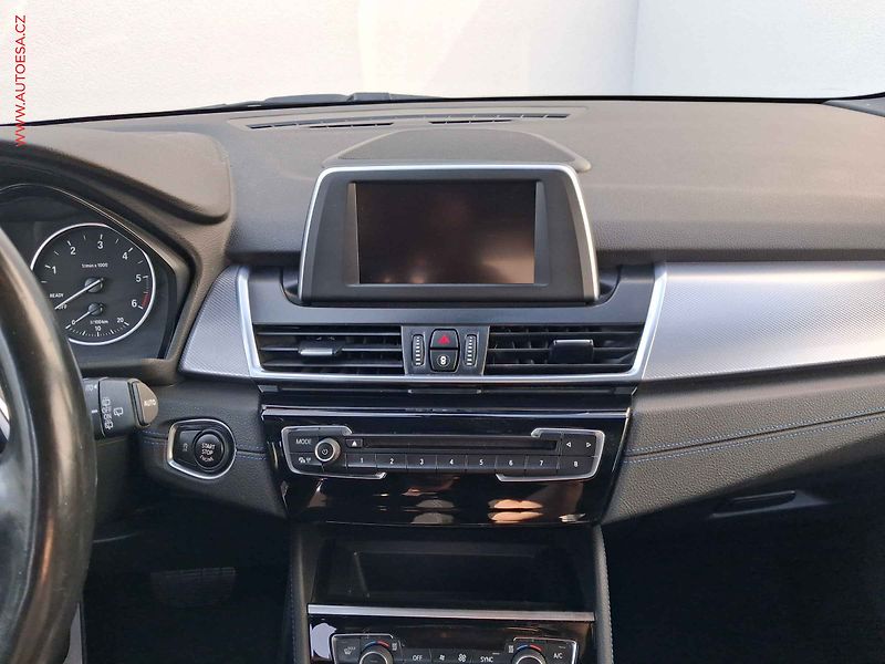 BMW Řada 2 (2016) 2.0 D 218d, ČR, AT, bixen, - fotka 12 z 20
