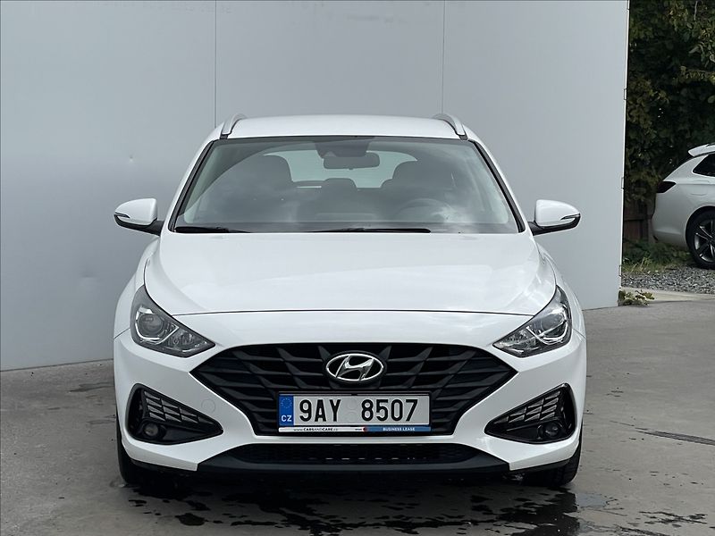 Hyundai i30 1,5 CVVT Combi Comfort - fotka 21 z 23