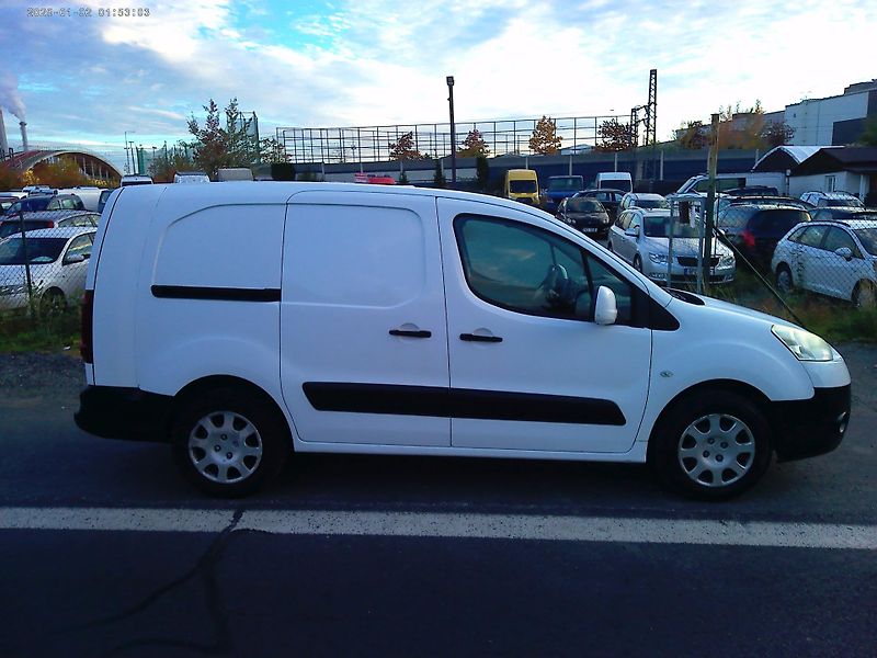 Peugeot Partner 1.6 e-HDi, 66 kW, klima, LONG - fotka 6 z 25