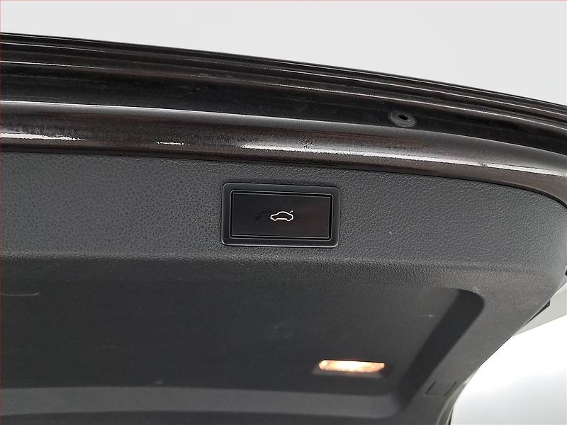 Škoda Superb (2016) Laurin&Klement 2.0 TDI 4x4 - fotka 16 z 22