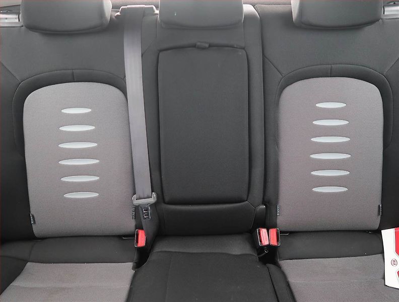 Kia Ceed (2012) 1.6 GDI, Serv.kniha, Tempomat - fotka 10 z 13