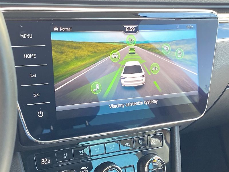 Škoda Superb (2023) Combi 2.0 TDI 4x4 DSG L&K - fotka 20 z 44