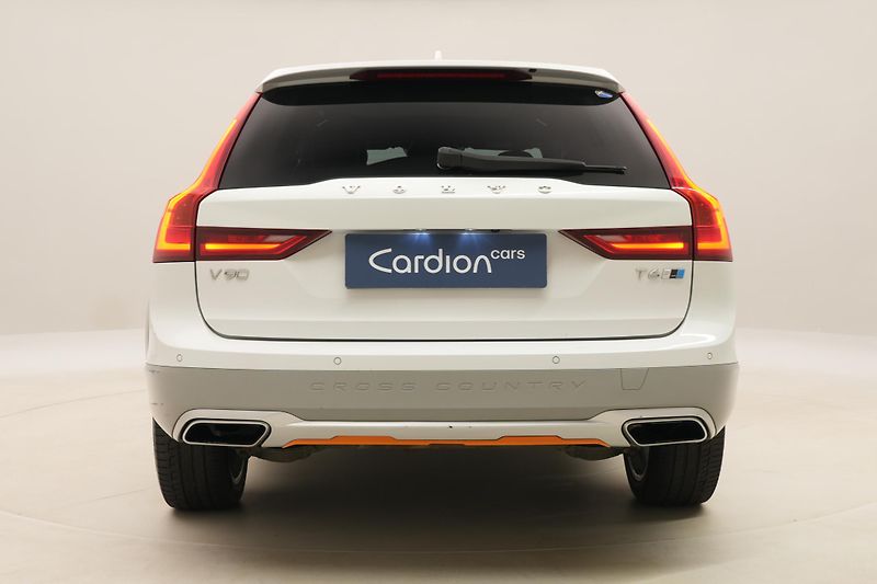 Volvo V90 CC T6 AWD OCEAN RACE AUT CZ - fotka 11 z 57
