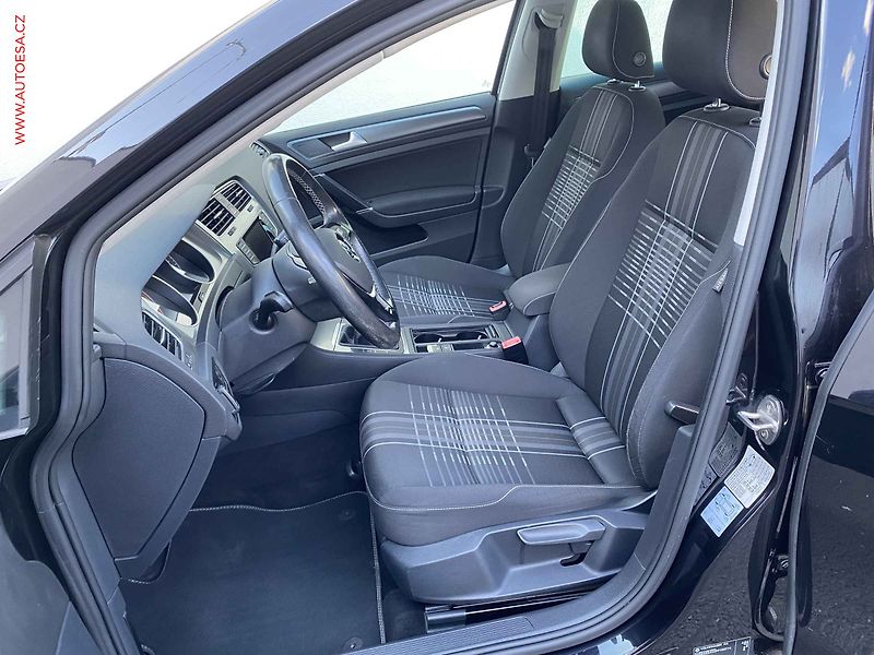 Volkswagen Golf (2015) 1.2 TSi, Lounge - fotka 9 z 17