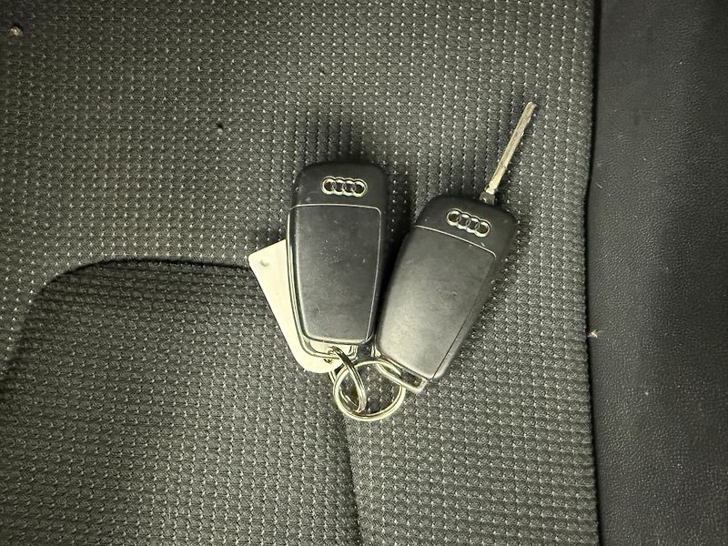 Audi TT S-line 1.8 TFSI 118 kW - fotka 19 z 19