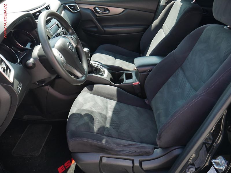 Nissan X-Trail (2014) 1.6dCi, AC, TZ, park.čidla - fotka 9 z 20