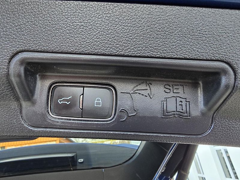 Ford Explorer V6 336kW PHEV AWD ST-Line - fotka 42 z 45