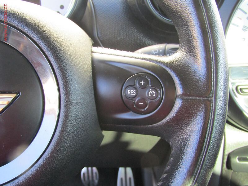 Mini Cooper S (2013) 2.0SD 4x4, 1.maj, AC, kůže - fotka 16 z 17