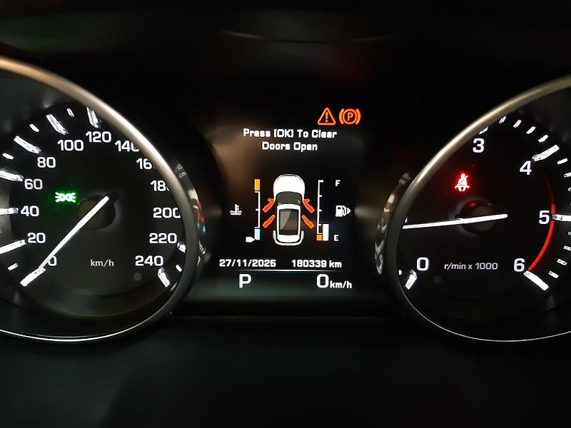 Land Rover Range Rover Evoque 2.2 TD4 NAVI 1.majitel - fotka 16 z 29