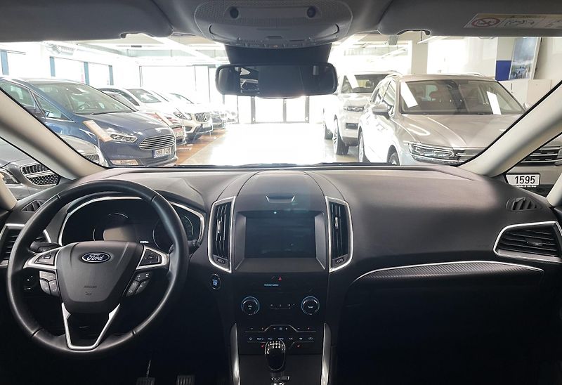 Ford S-MAX Titanium 2,0Ecoblue 110kW - fotka 13 z 30
