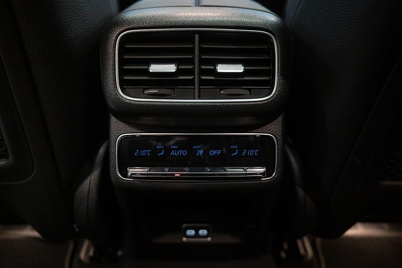Mercedes-Benz GLE (2024) 450d 270KW AMG PREMIUM 1MAJ ČR - fotka 30 z 44