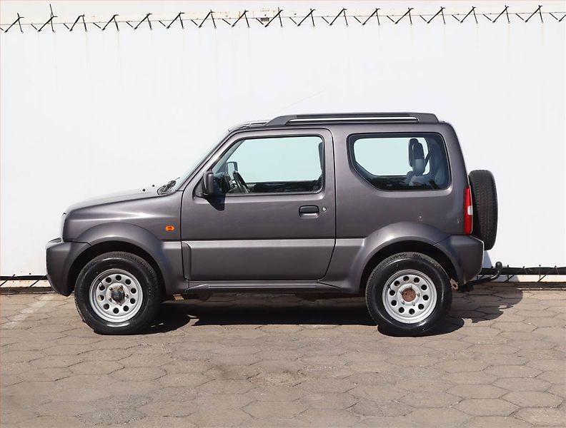 Suzuki Jimny (2012) 1.3 16V, 4X4, Park. senzory - fotka 3 z 13