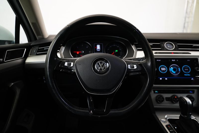 Volkswagen Passat - fotka 19 z 30