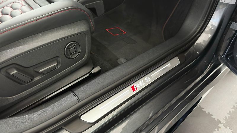 Audi RS 3 2 SADY KOL / ZÁRUKA - fotka 55 z 56