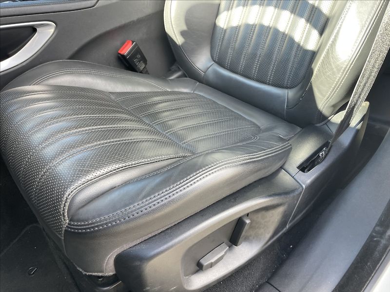 Jaguar F-Pace 3,0 d 221kw AWD Aut. DPH - fotka 22 z 37