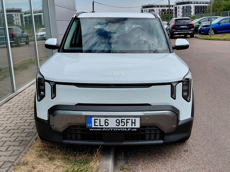 Kia EV2 AIR elektromotor 108kW/145k - fotka 11 z 12