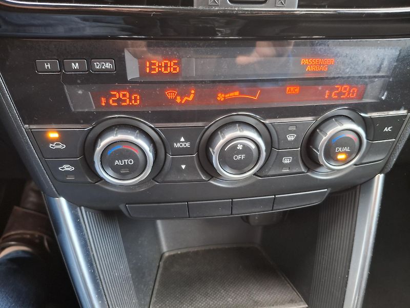 Mazda CX-5 2.0 benzin Rezervace - fotka 38 z 48