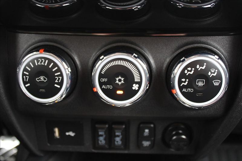 Mitsubishi ASX 1,6 MIVEC  KEYLESS,EDITION+ - fotka 16 z 40