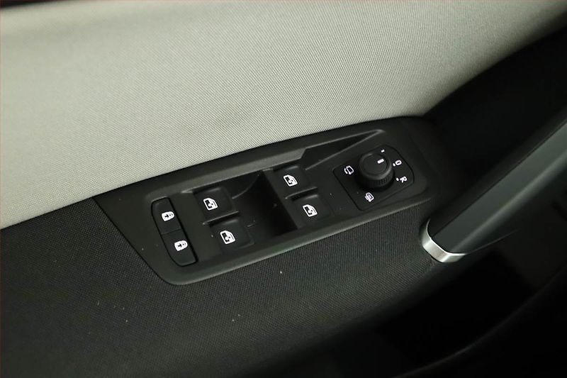 Volkswagen Touran (2023) Comfortline 1.5 TSI - fotka 17 z 17