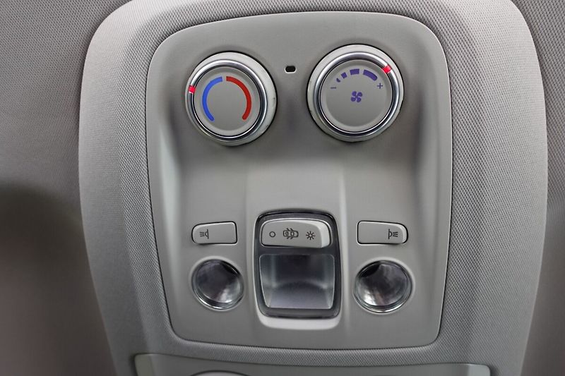 Toyota ProAce ZLEVNĚNO 2,0D-4D 130kW A/T L2 - fotka 31 z 35