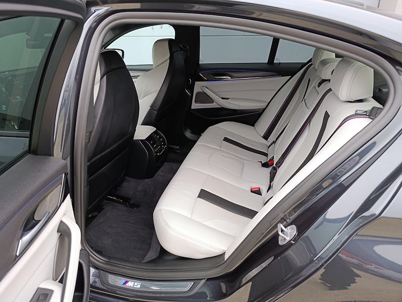 BMW M5 COMPETITION 460kW KARBON DPH  - fotka 15 z 37