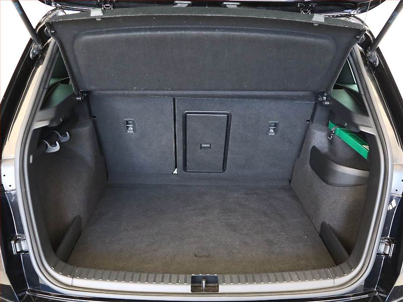 Škoda Karoq (2022) Sportline 1.5 TSI - fotka 12 z 17