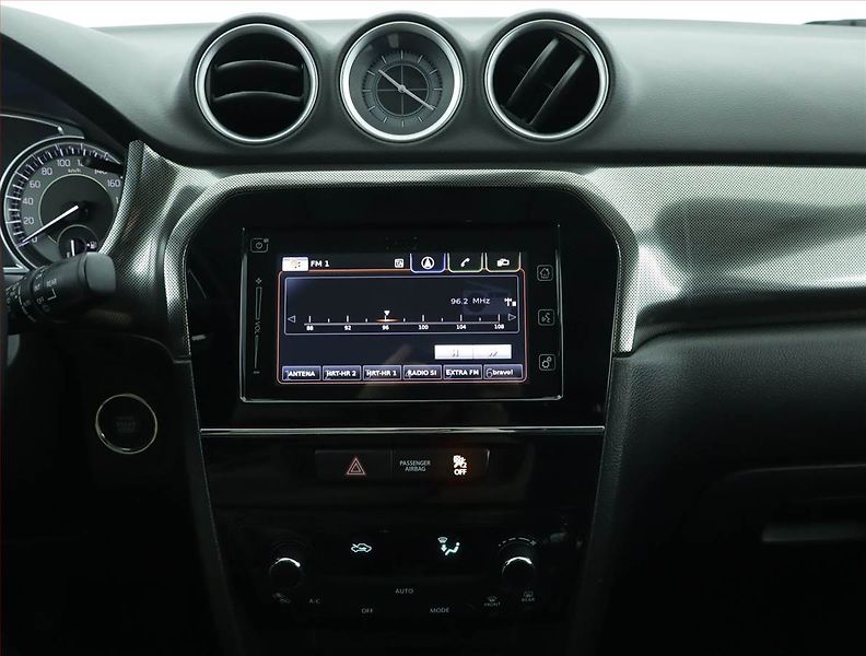 Suzuki Vitara (2021) 1.4 BoosterJet, Serv.kniha - fotka 12 z 16