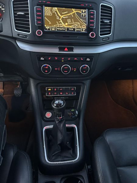 Volkswagen Sharan (2014) VW Sharan 2,0 TDI 4.Motion - fotka 14 z 24