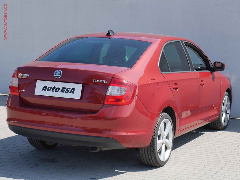 Škoda Rapid (2015) 1.2TSi, 2.maj,ČR, Ambition - fotka 4 z 18
