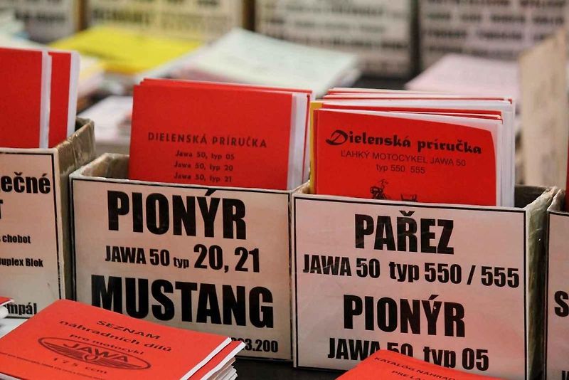 Unikátní historické vozy i náhradní díly. Na brněnském výstavišti se v sobotu konala VeteránTechna.