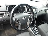 Hyundai i30 1,6CRDi  Automat!! 2 x kola! - náhled 17