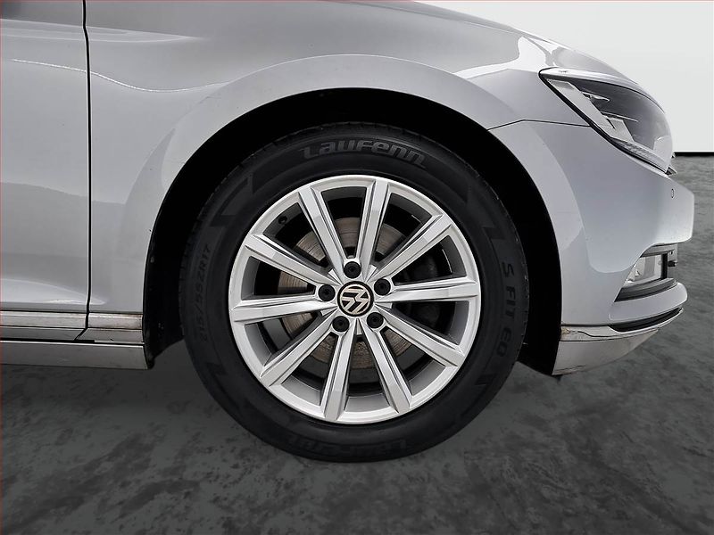 Volkswagen Passat (2017) Highline 2.0 TDI, Serv.kniha - fotka 15 z 19