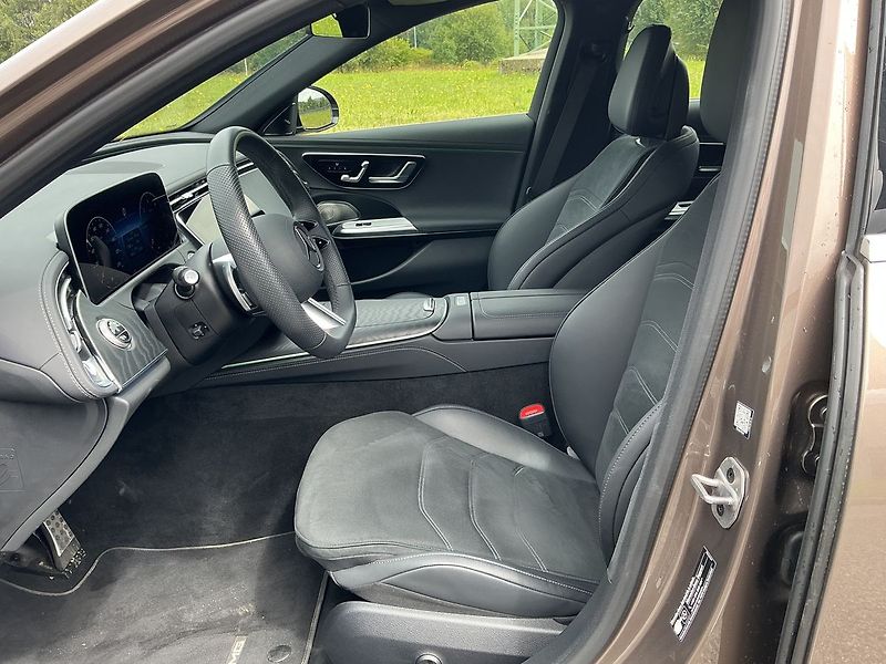 Mercedes-Benz Třídy E 450 d AMG 4MATIC - fotka 12 z 27