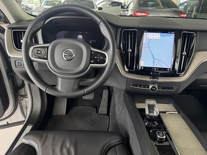 Volvo XC60 T6 AWD*Recharge*Odvětr.Sedadla - fotka 12 z 35