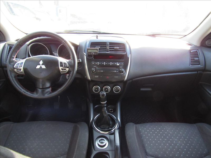 Mitsubishi ASX 1,8 Di-D 110kW 4x4 - fotka 11 z 27