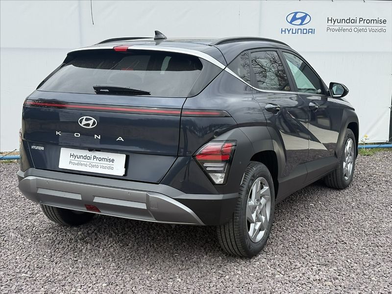 Hyundai Kona 1,6 T-GDI 132kW DCT Style - fotka 2 z 29