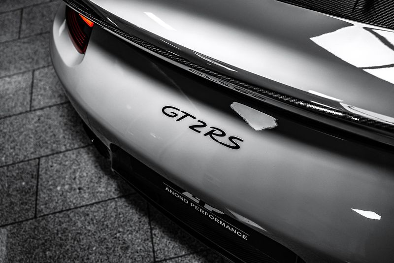 Porsche 911 GT2 RS/WEISSACH/CARBON/MAGNESI - fotka 16 z 48