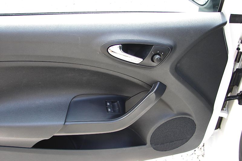 Seat Ibiza IV 1.4 TDi 75PS EcoMotive - fotka 15 z 32