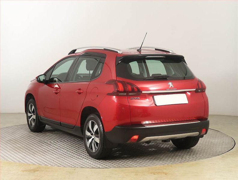 Peugeot 2008 (2019) 1.2 PureTech, ČR,1.maj - fotka 4 z 19