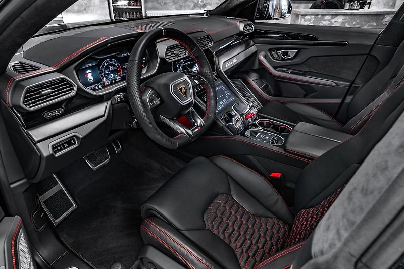 Lamborghini Urus B&O/23