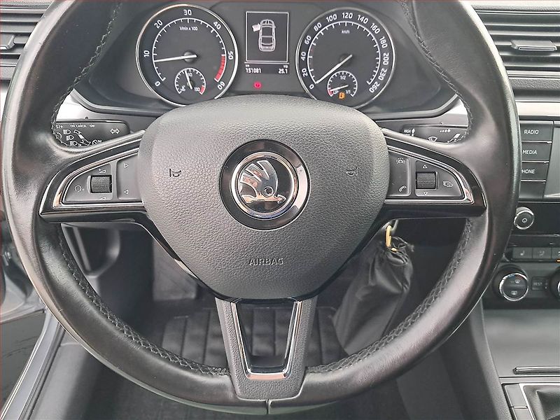 Škoda Superb (2017) 2.0 TDI, Serv.kniha, Tempomat - fotka 17 z 17