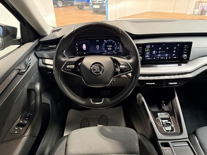 Škoda Octavia 2.0 TDI 110kW DSG Ambition Com - fotka 6 z 13