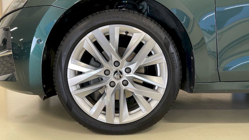 Škoda Octavia (2024) kombi Top Selection 1.5TSI 110 - fotka 10 z 33