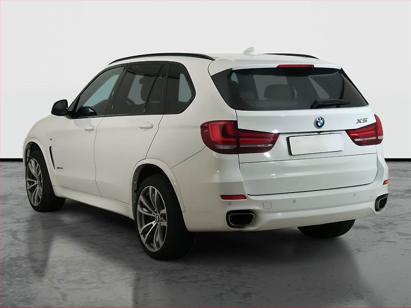 BMW X5 (2018) M Paket xDrive40d - fotka 4 z 14