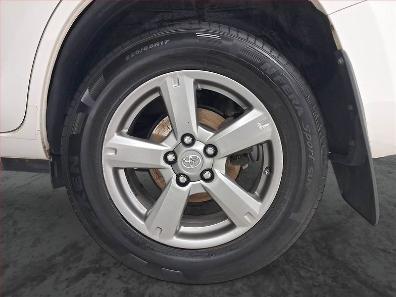 Toyota RAV4 (2012) 2.2 D-4D, 4X4, Tempomat - fotka 15 z 16