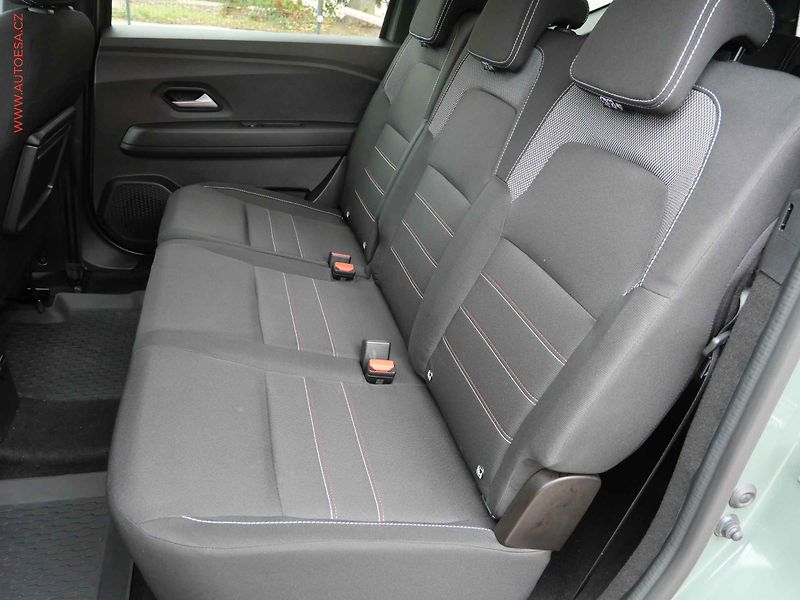 Dacia Jogger (2023) 1.0 Tce 7míst, 1.maj,ČR, LED - fotka 10 z 23