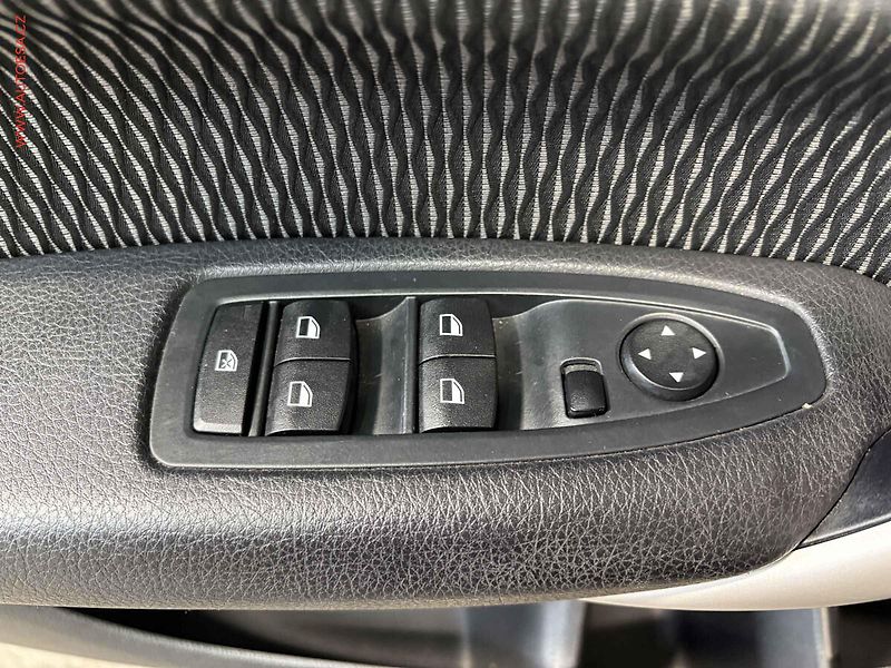BMW Řada 1 (2017) 2.0 D, AC, STK5/28 - fotka 12 z 16