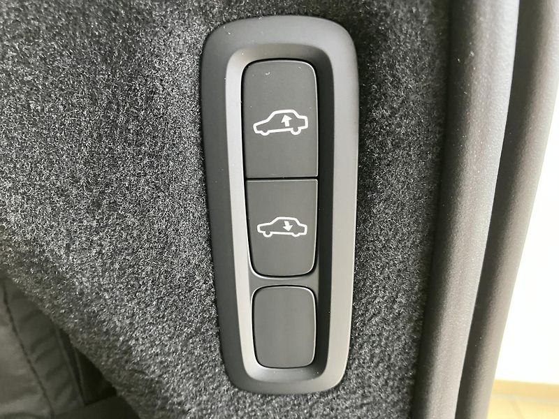 Volvo XC90 B5 AWD Ultra Bright AT8, ČR - fotka 11 z 49